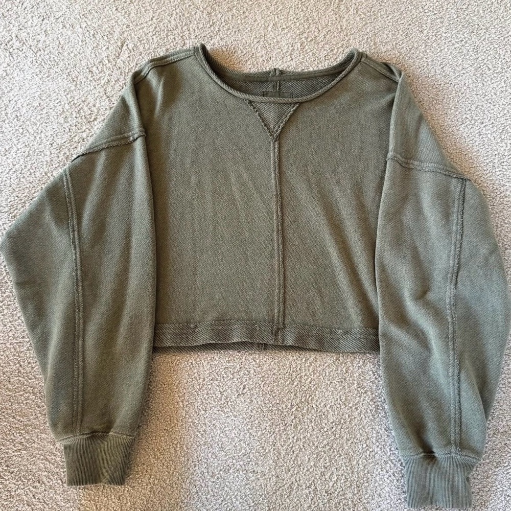 aerie Olive Cropped Long Sleeve Sweatshirt